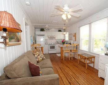 Anna Maria Beach Cottages Exterior photo